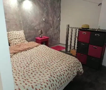 Maison Sur 4 Ou 6 Personnes, 2 Chambres, Parking Gratuit, Entre Deauville Et Houlgate, Reservation Uniquement Du Samedi Au Samedi 7 Nuits Minimum Cheque De Caution Demande, Menage Non Inclus, Petit Chien Accepte Sauf Dans Les * Villers-sur-Mer