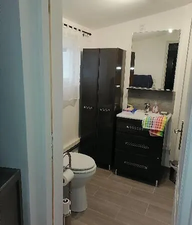 Maison Sur 4 Ou 6 Personnes, 2 Chambres, Parking Gratuit, Entre Deauville Et Houlgate, Reservation Uniquement Du Samedi Au Samedi 7 Nuits Minimum Cheque De Caution Demande, Menage Non Inclus, Petit Chien Accepte Sauf Dans Les *